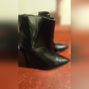 Elegant Black Women's Ankle Boots Size 8